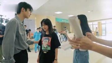 小育娱乐吃瓜,揭秘娱乐圈吃瓜背后的真相